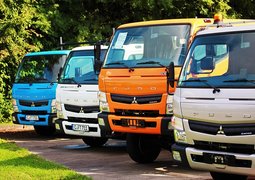 pixounaut-truck-2526825_640