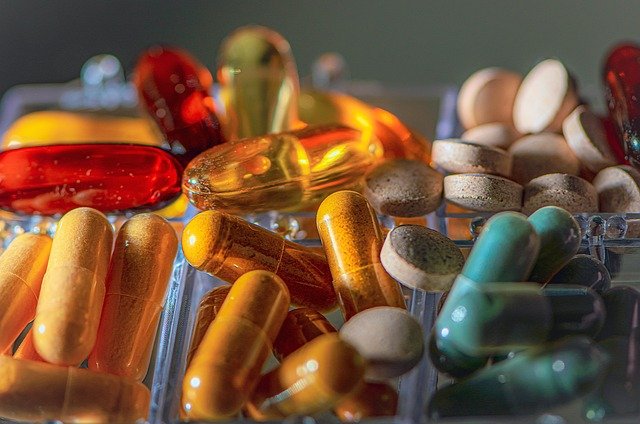 ri_ya-vitamins-7661774_640