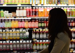 shopping-bottle-woman-grocery-c7e4d2c69fc9fa71749897ca39b44038