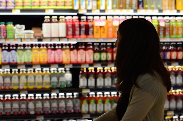 shopping-bottle-woman-grocery-c7e4d2c69fc9fa71749897ca39b44038