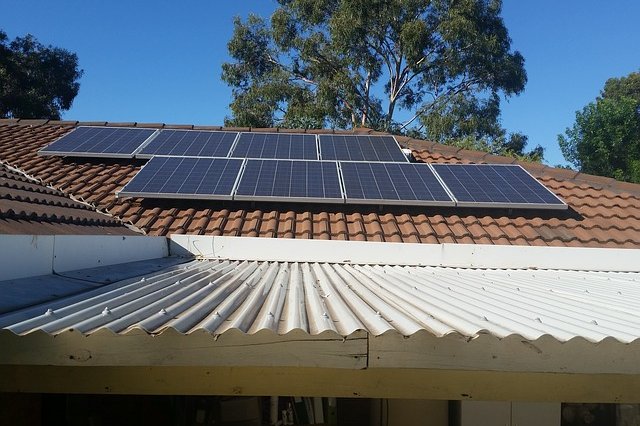 solar-panels-2685357_640.jpg