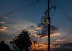 stevepb-power-line-482546_640