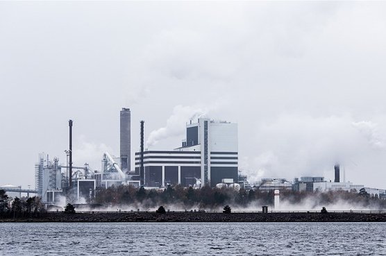 stocksnap-industrial-698563_640