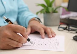 test-paper-7702622_640