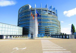 the-european-parliament-in-strasbourg-5180623_640.jpg