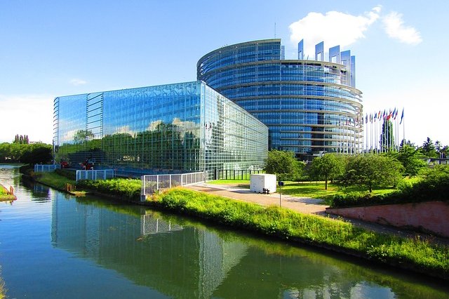 the-european-parliament-in-strasbourg-gfb9251531_640