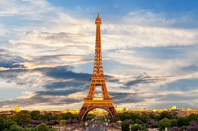 thedigitalartist-eiffel-tower-3349075_640