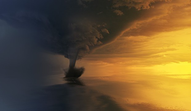 tornado-3189351_640.jpg