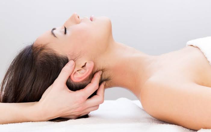 ¿Dolor de cabeza o digestiones pesadas? Cuándo la osteopatía puede complementar tu tratamiento