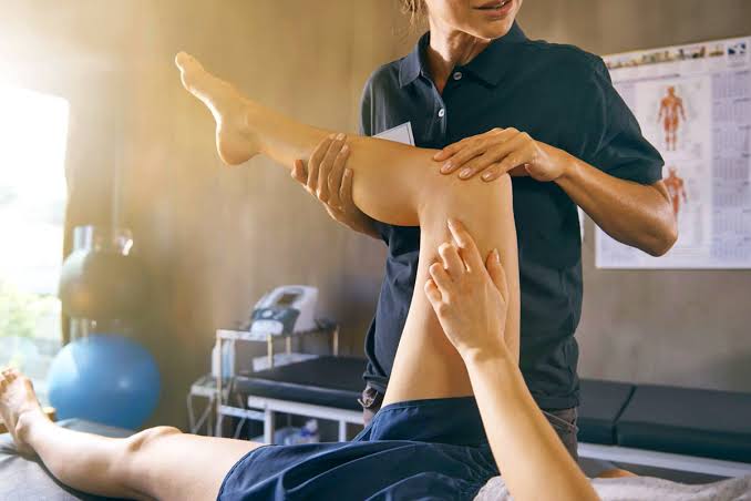 Más allá del síntoma: cómo integrar la Fisioterapia Energética Integrativa en la práctica clínica diaria