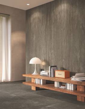 Immagine ambiente Living, realizzato con piastrelle della collezione: Royal Travertino