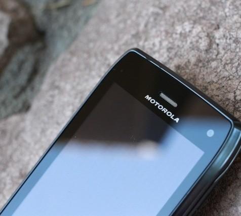 Смартфон, который уничтожит iPhone, готовится фирмами Motorola и Google