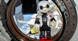 Первое обращение из космоса робота-астронавта Kirobo