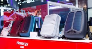 Тонкопленочное зарядное устройство и рюкзак с солнечной батареей анонсирует Hanergy