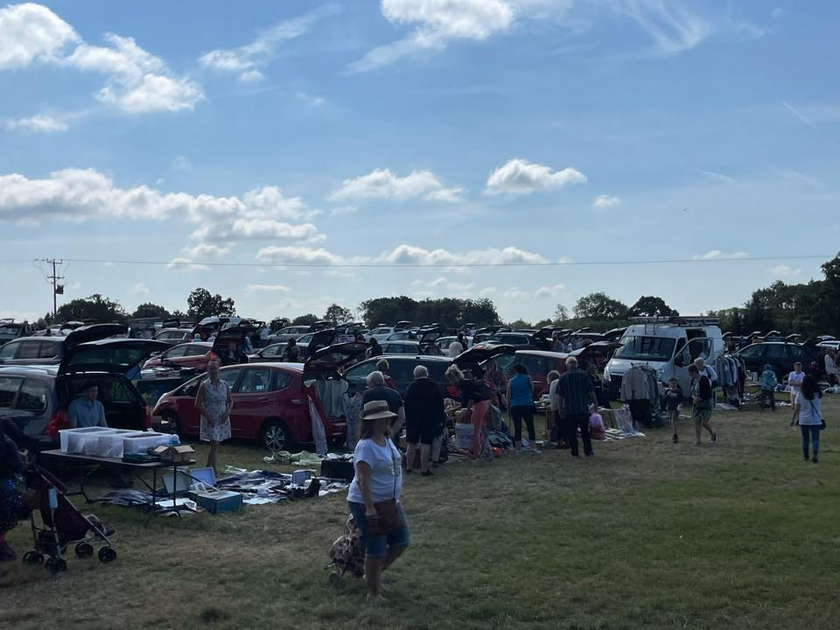 Brookfield Giant Car Boot picture