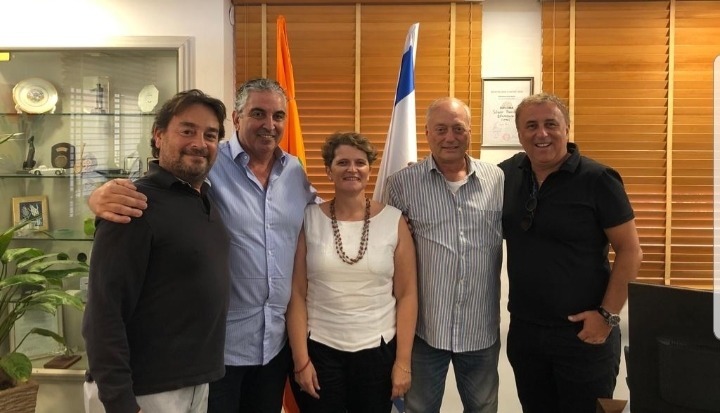 הקונסולית הכללית של צרפת בישראל, פלורונס מאיול-דיפון, התארחה ברעננה למפגש עבודה עם ראש העיר ובכירי העירייה