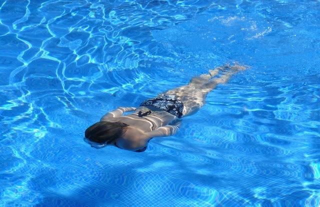 רבע מהישראלים לא יודעים לשחות, למרות שהפתרון בהישג ידם