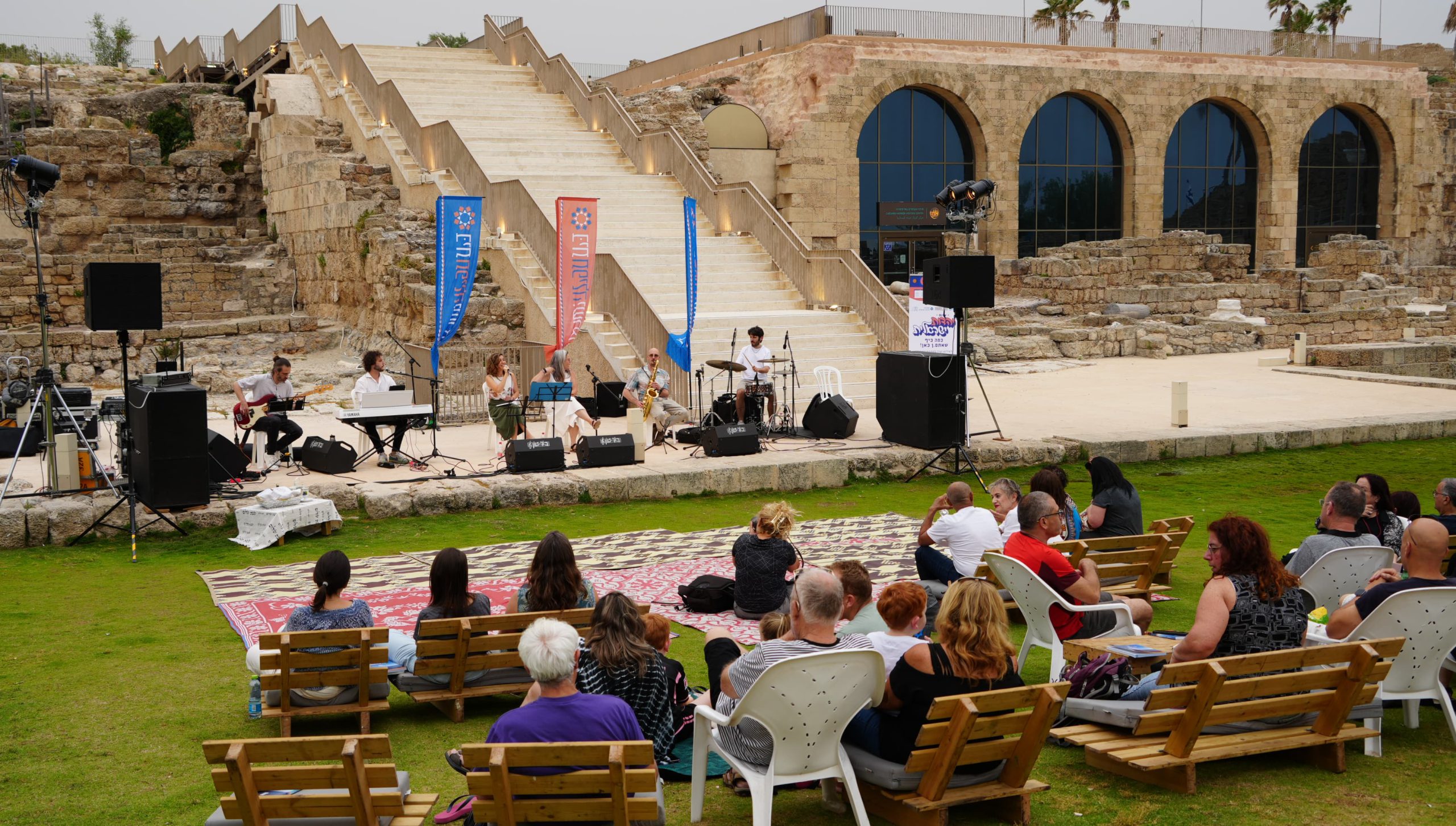 קבלת השבת חוזרת לנמל קיסריה בהובלת בית תפילה ישראלי