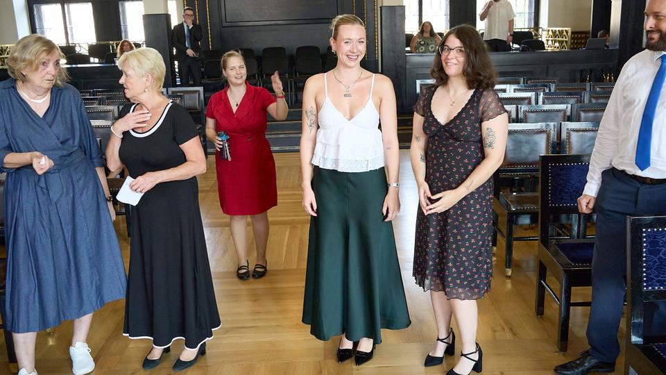 Ze zákulisí slavnostního předávání diplomů