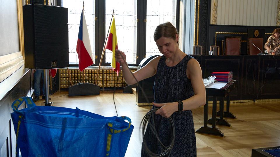 Ze zákulisí slavnostního předávání diplomů
