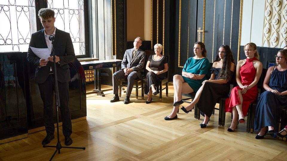 Slavnostní předávání diplomů absolventům Jahodovky