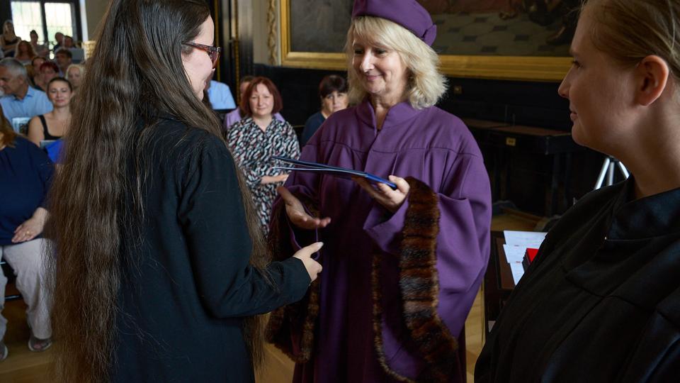 Slavnostní předávání diplomů absolventům Jahodovky