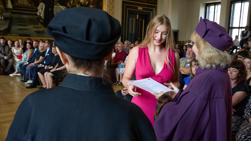 Slavnostní předávání diplomů absolventům Jahodovky