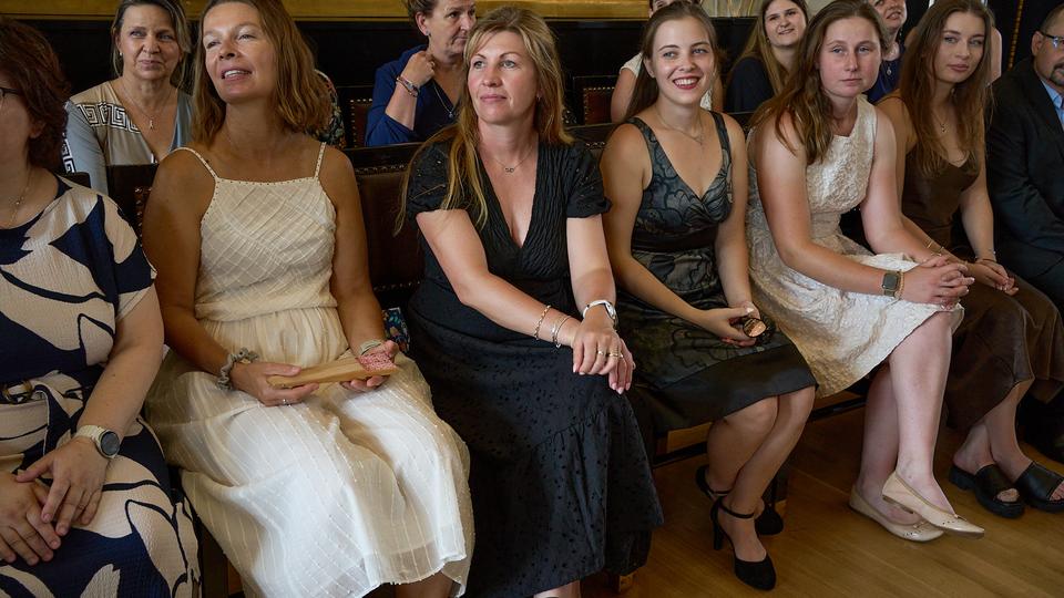 Ze zákulisí slavnostního předávání diplomů