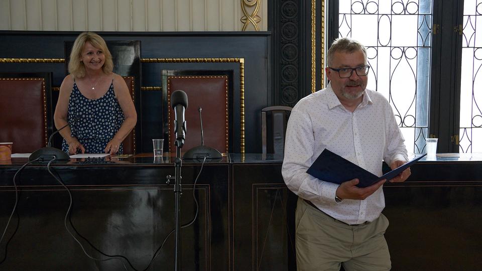Ze zákulisí slavnostního předávání diplomů