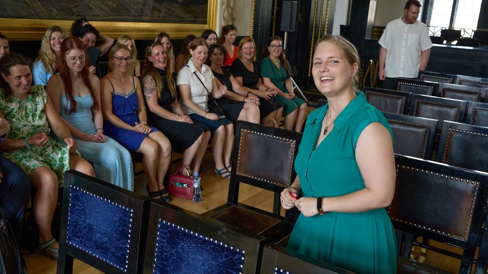 Ze zákulisí slavnostního předávání diplomů