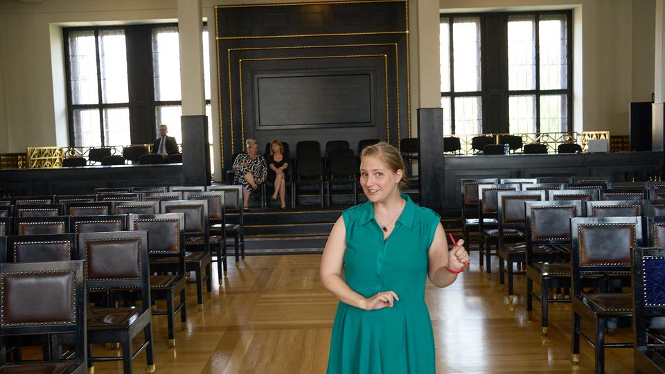 Ze zákulisí slavnostního předávání diplomů