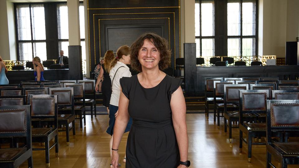 Ze zákulisí slavnostního předávání diplomů