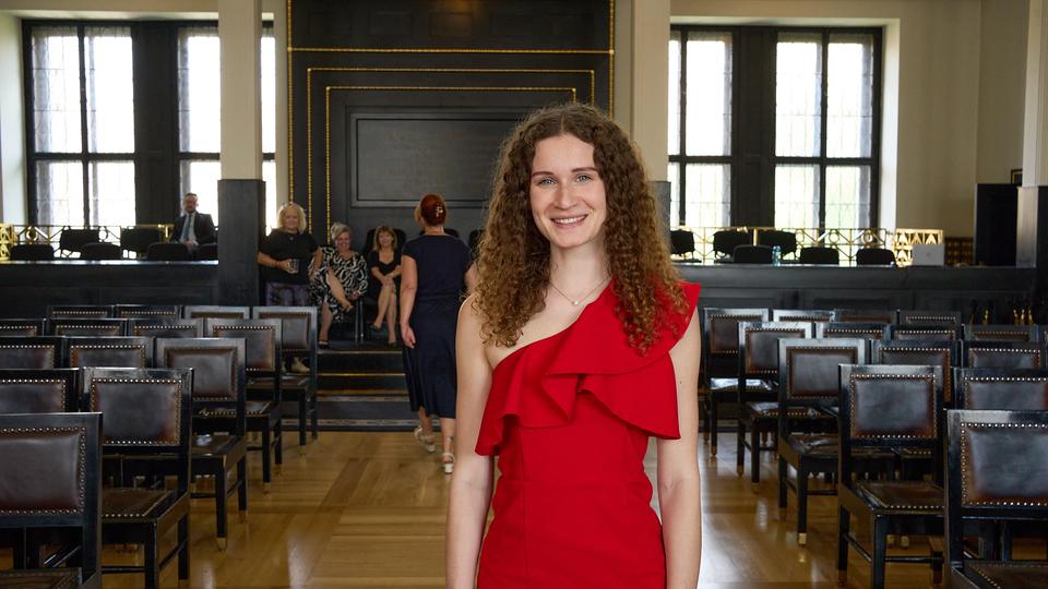 Ze zákulisí slavnostního předávání diplomů