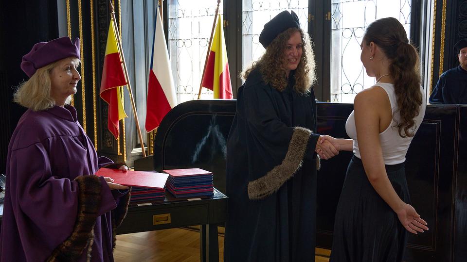 Slavnostní předávání diplomů absolventům Jahodovky