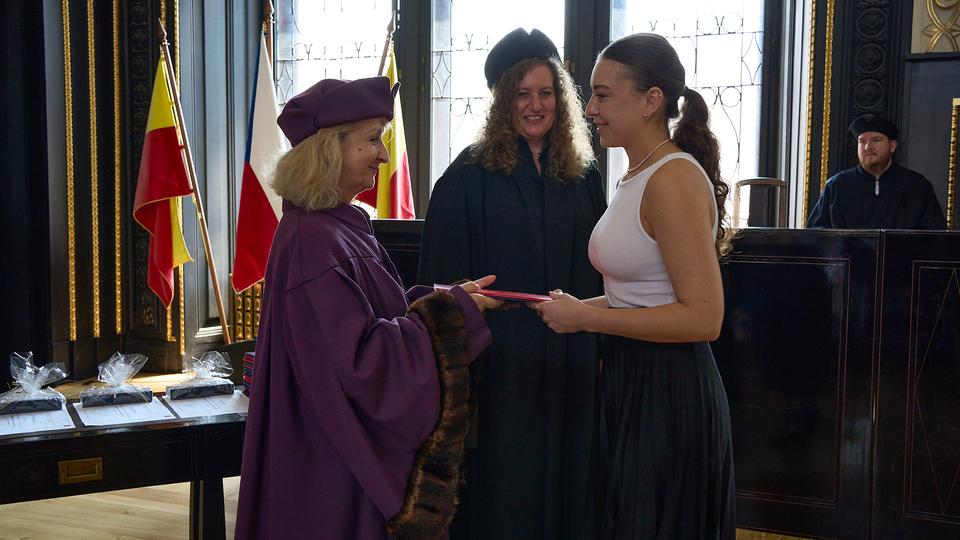 Slavnostní předávání diplomů absolventům Jahodovky
