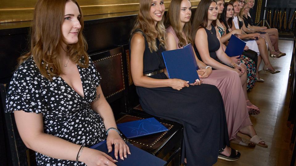 Slavnostní předávání diplomů absolventům Jahodovky