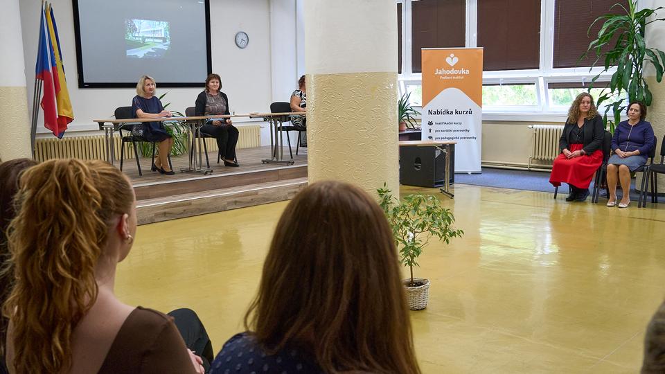 Slavnostní předávání diplomů absolventům Jahodovky II