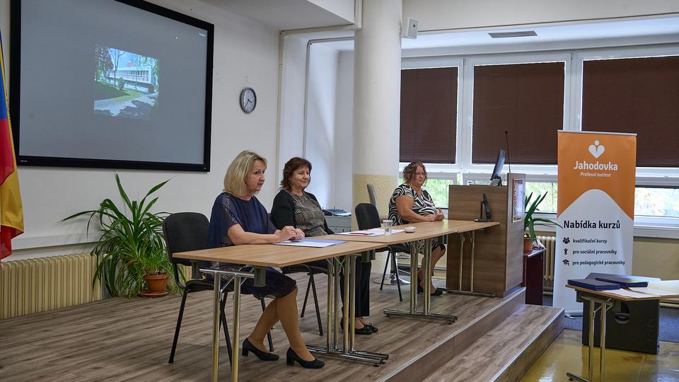 Slavnostní předávání diplomů absolventům Jahodovky II