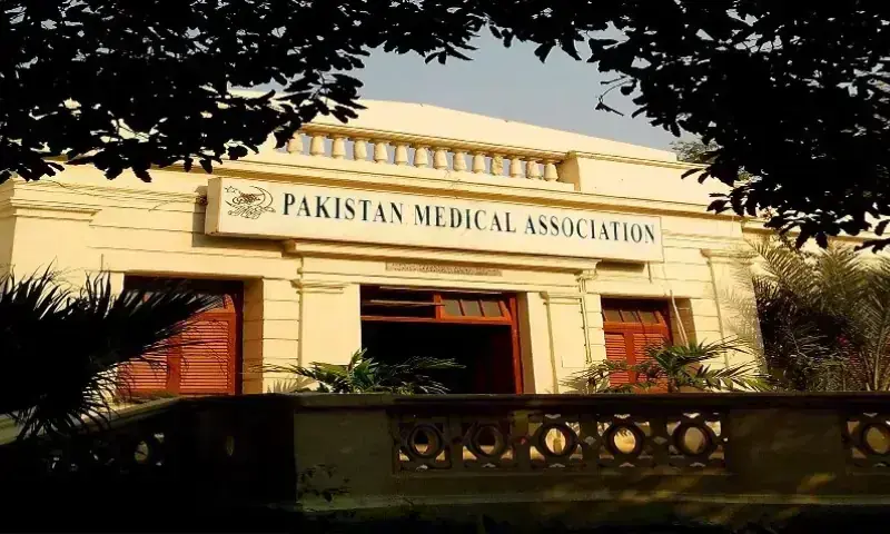 Pak­istan Medical Association warns of ‘shutdown’ over FBR’s tax system for clinics