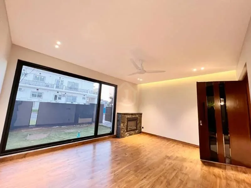 Stunning Modern House Available in DHA Phase 2