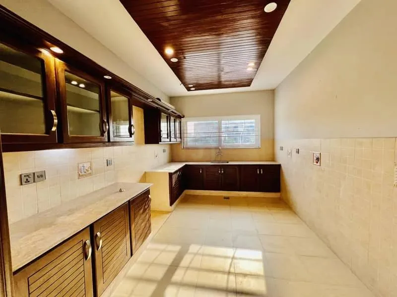 Well-Maintained Used House with Gas for Sale