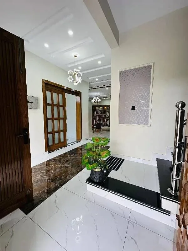 12 Marla Modern Designer House Available In Jinnah Garden