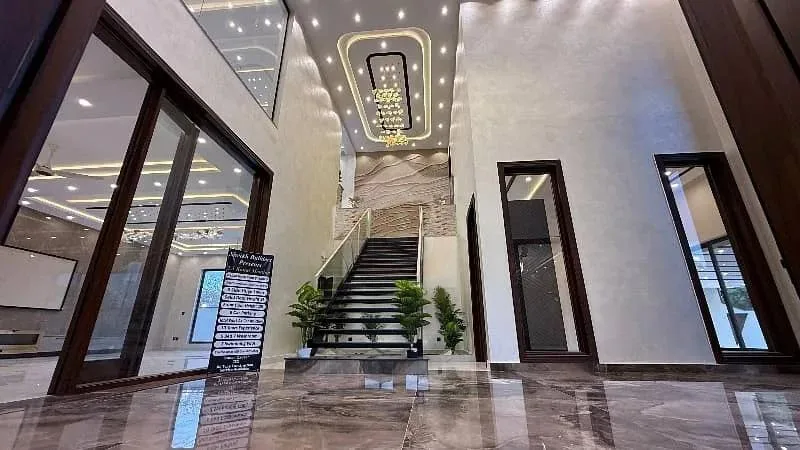 Contemporary 2.5 Kanal Mansion in DHA Defence Phase 2