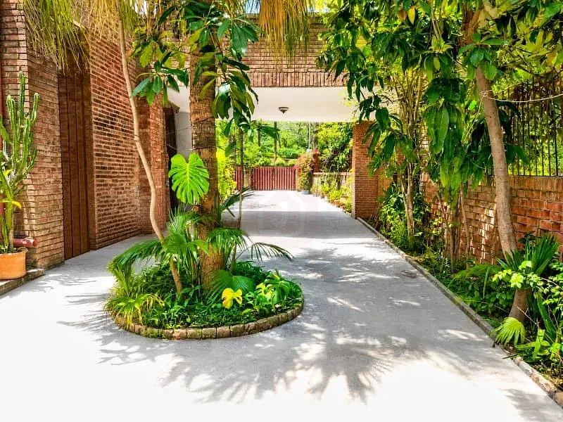Corner House for Sale in Prime F-7 Islamabad