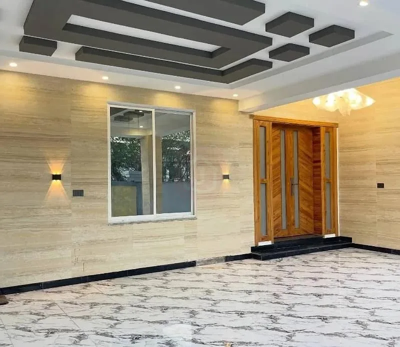 1 Kanal Designer Home Available for Sale Close to Giga Mall