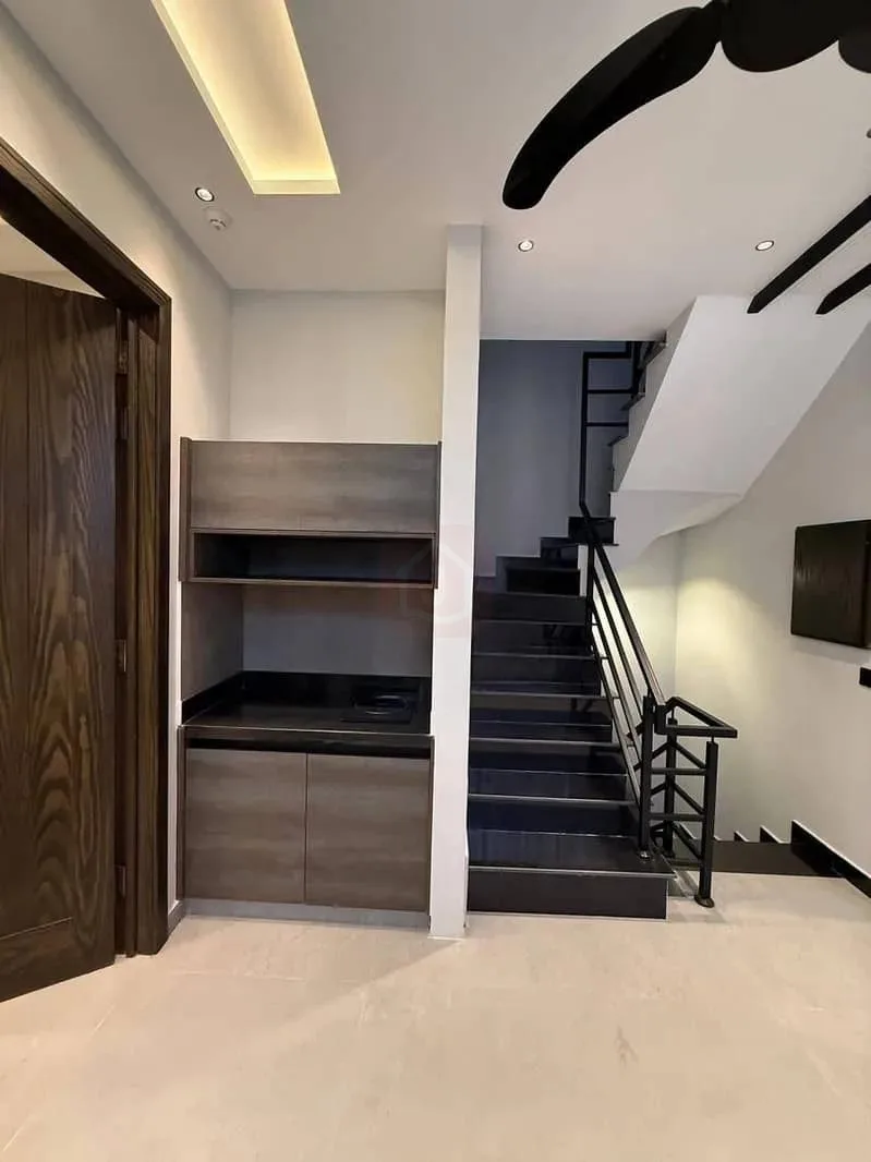 Stylish 8 Marla House with Basement for Sale at a Great Price