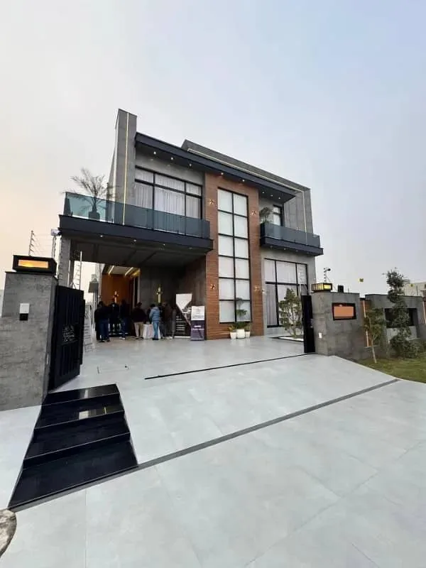 Stunning One Kanal Luxury Bungalow with 2 Servant Quarters in DHA Lahore