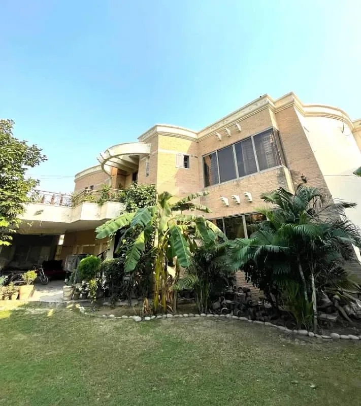 Stunning 2 Kanal 8-Bedroom Bungalow with Full Basement for Sale in DHA Lahore