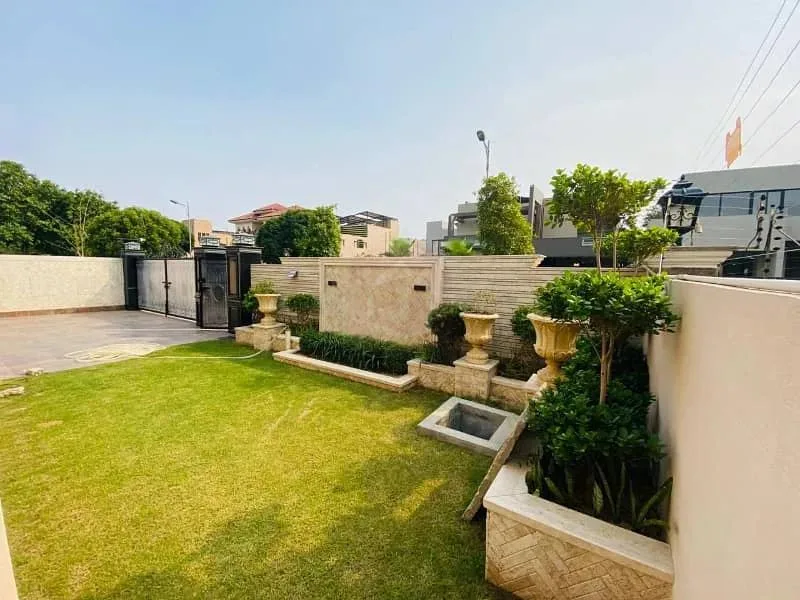 Stunning One Kanal Bungalow for Sale in DHA Lahore with Servant Quarters