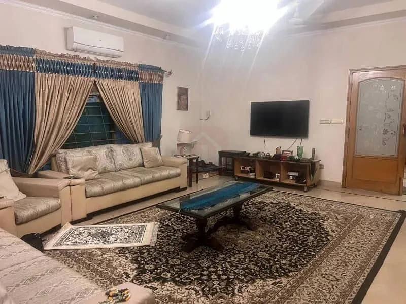 One Kanal Bungalow For Sale in DHA Lahore Near Park, Masjid & Commercial Market